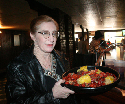 Mardi-Gras-2008-Phunny-Phorty-Phellows-Crawfish-Boil-4701